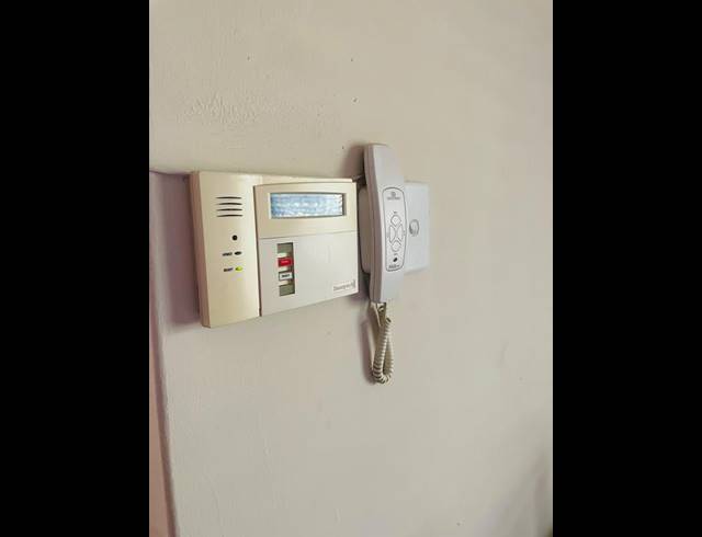 2 BEDROOM PROPERTY TO RENT IN DE WETSHOF
